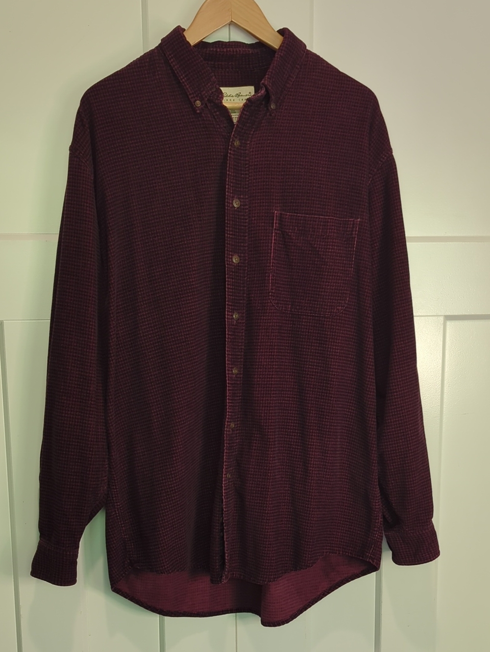 Vintage Men's Eddie Bauer Button-Down Long Sleeve Shirt in Dark Burgundy Size L